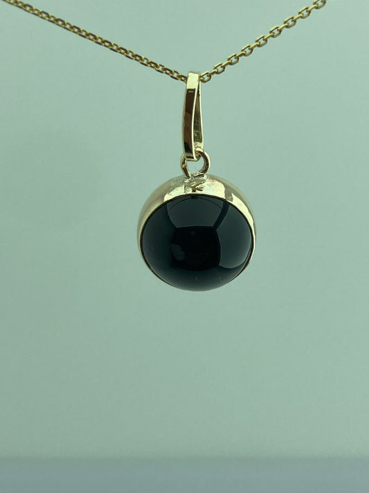 Black onyx gold pendant, 9ct gold pendant, 18” chain