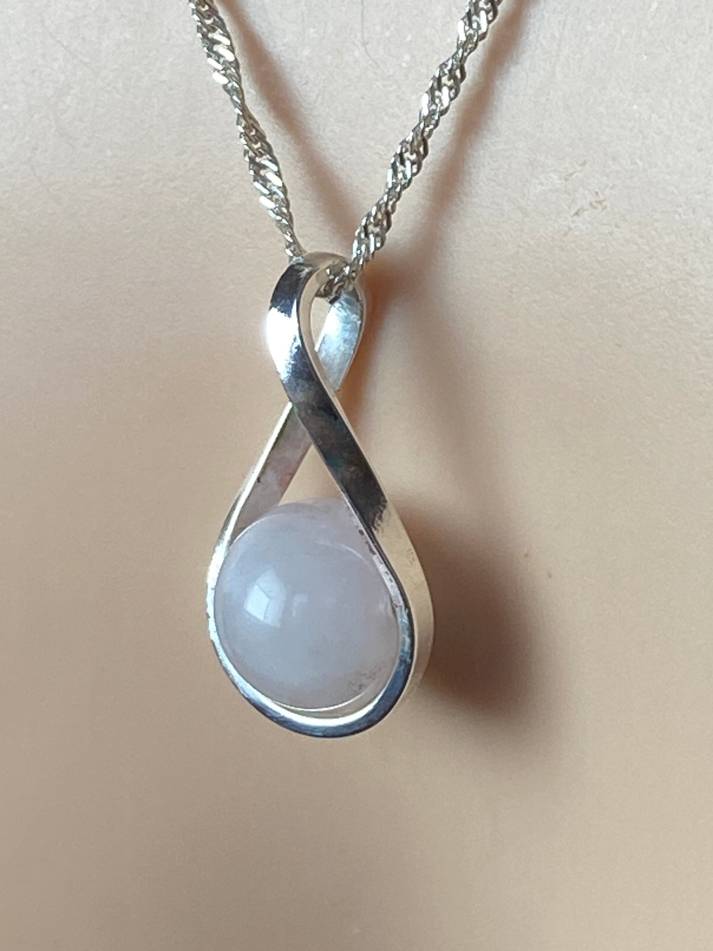 Rose quartz silver necklace