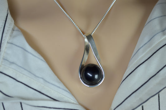 black onyx necklace, 18” silver chain