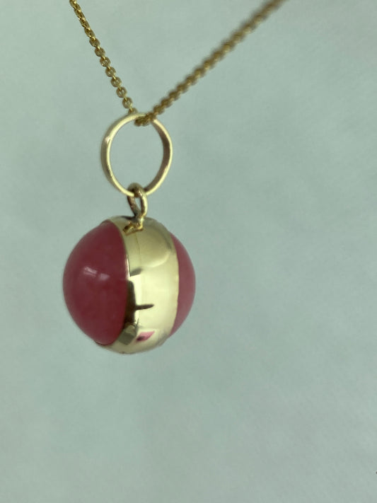 9ct gold pink Jade pendant, 18” chain
