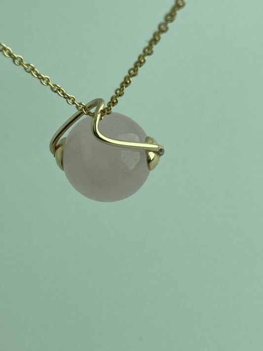 9ct Gold rose quartz necklace
