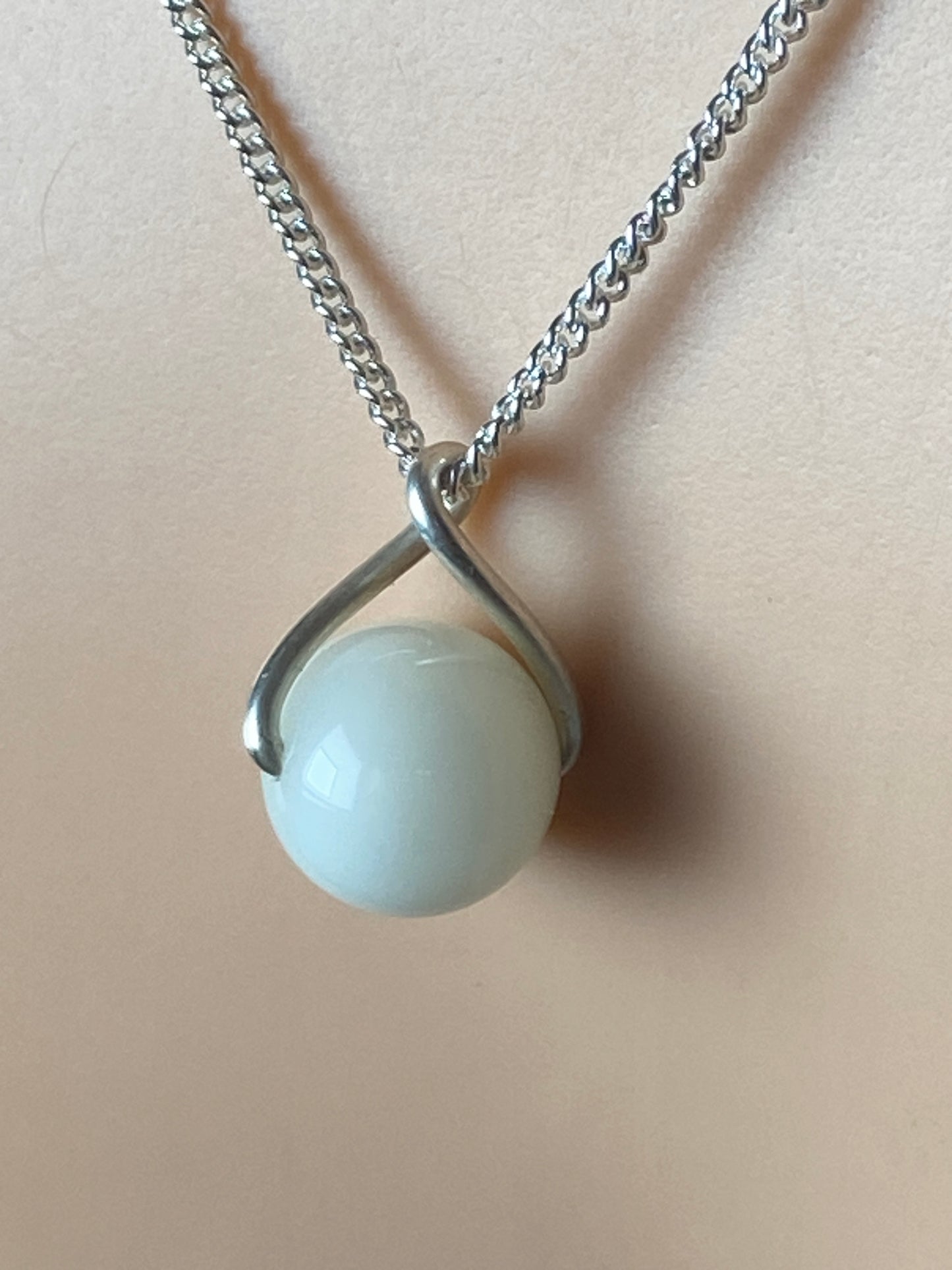 White moonstone Silver necklaces