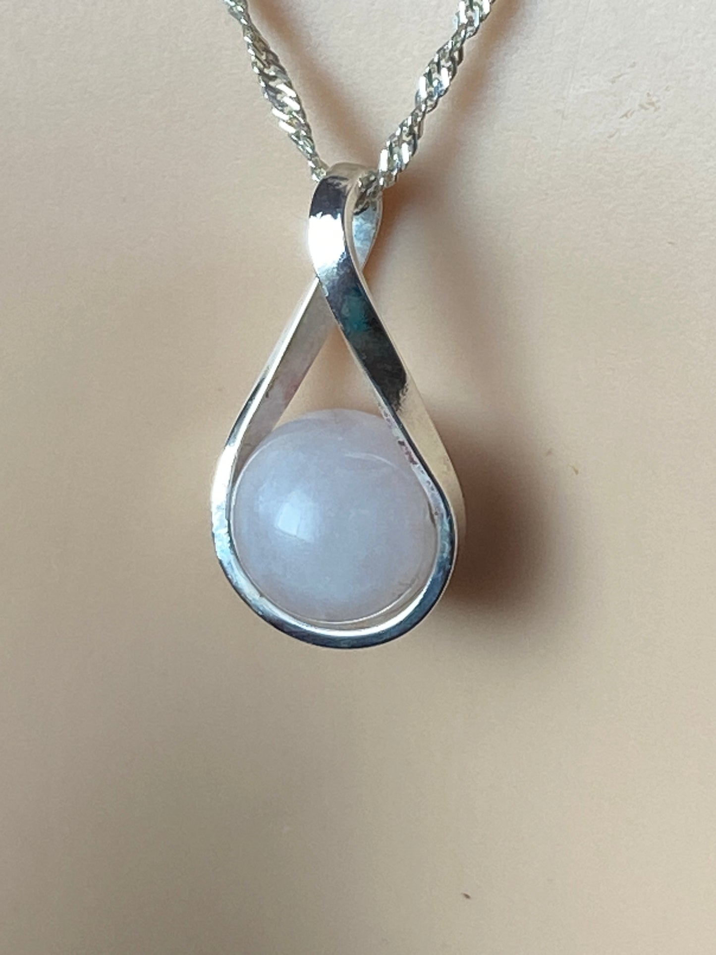 Rose quartz silver necklace