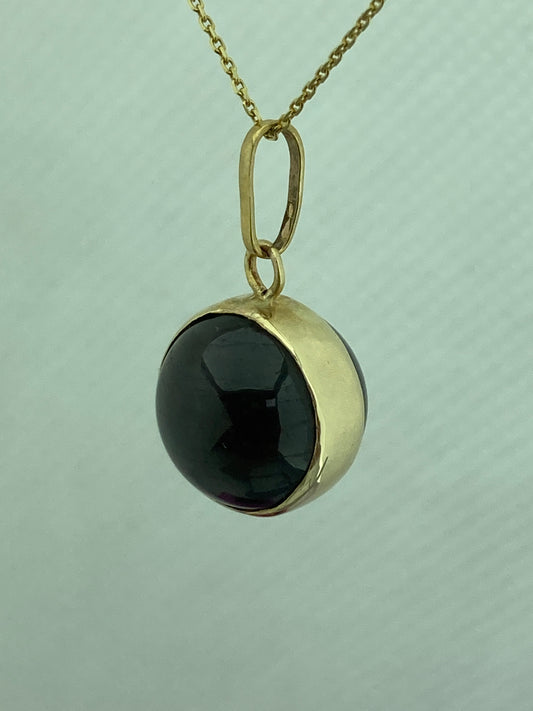 Black onyx gold necklace, 9ct gold pendant, 18” chain