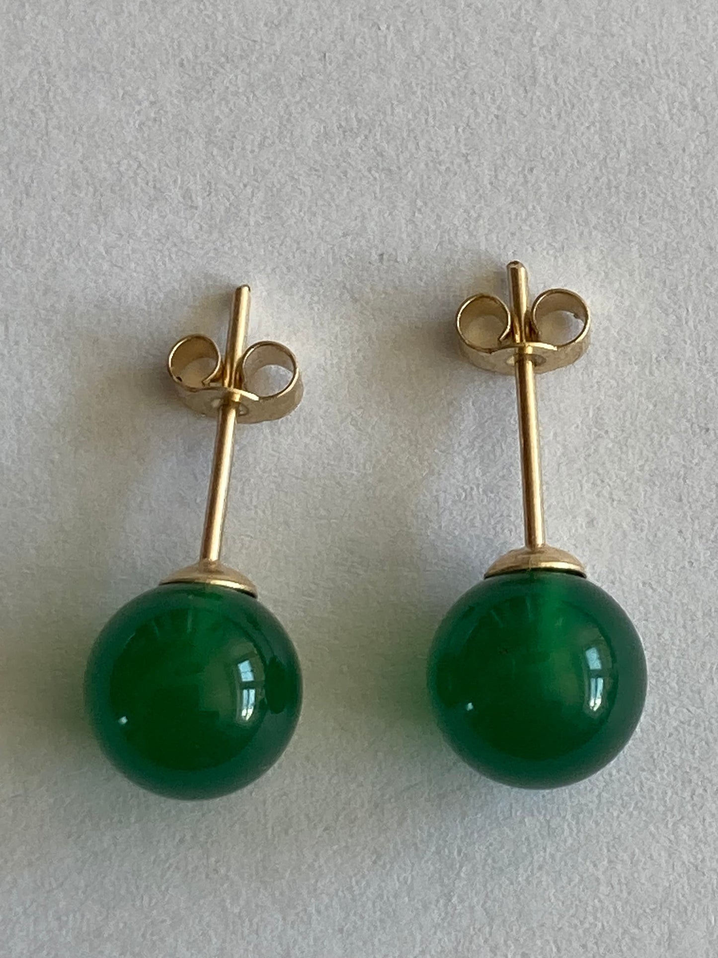 gold earrings, natural green onyx, round shaped gemstones studs