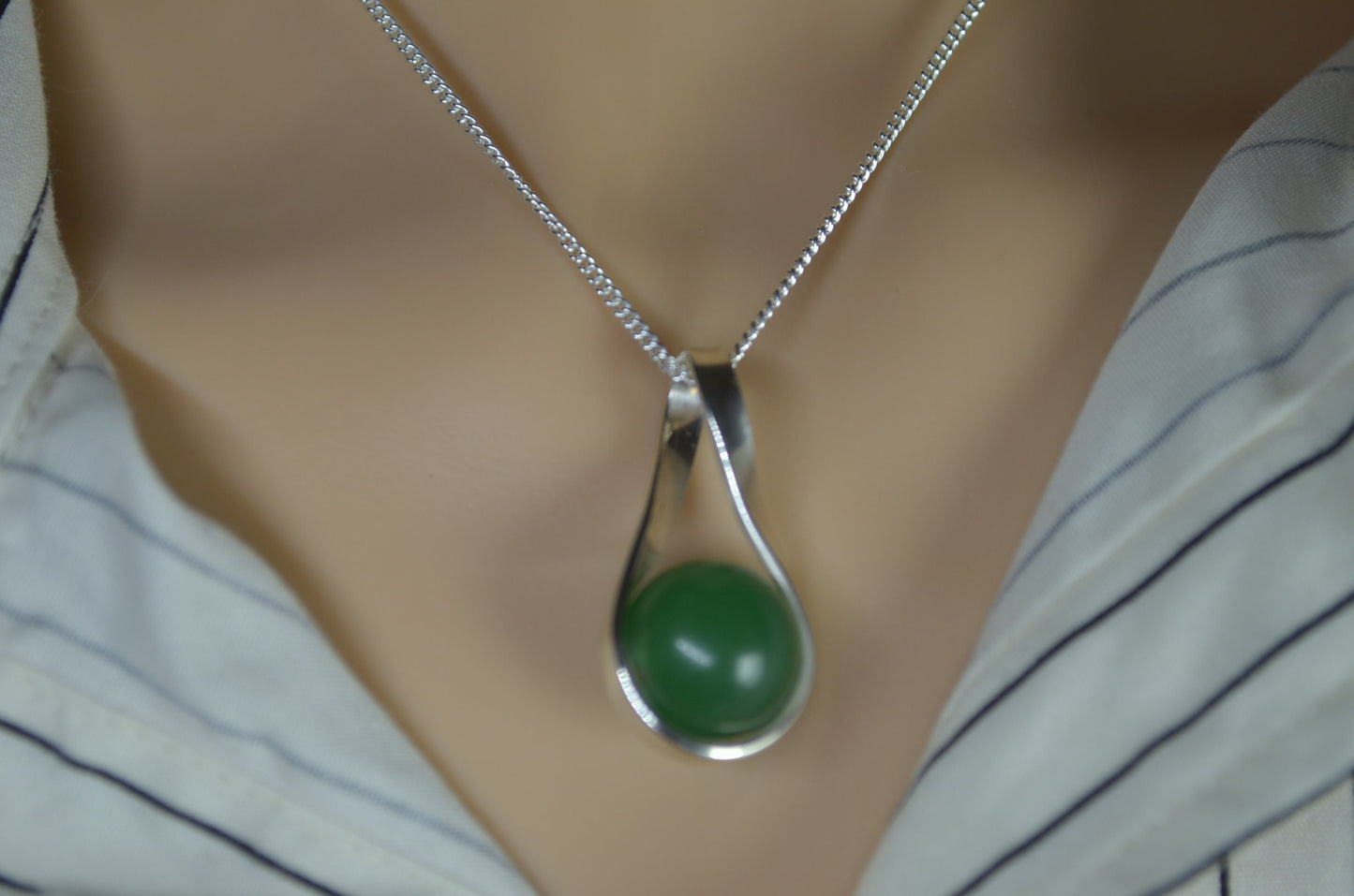 silver necklace, natural green aventurine, 18” chain