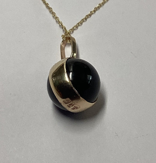 gold black onyx necklace, solid 9ct yellow gold necklace, round black onyx pendant