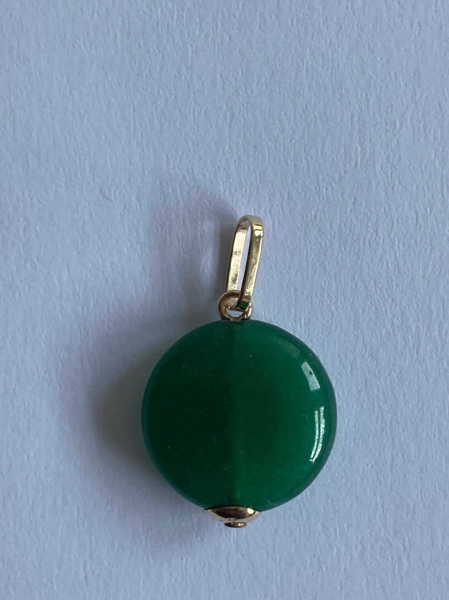Gold Green onyx pendant, solid 9ct yellow gold, round natural gemstone